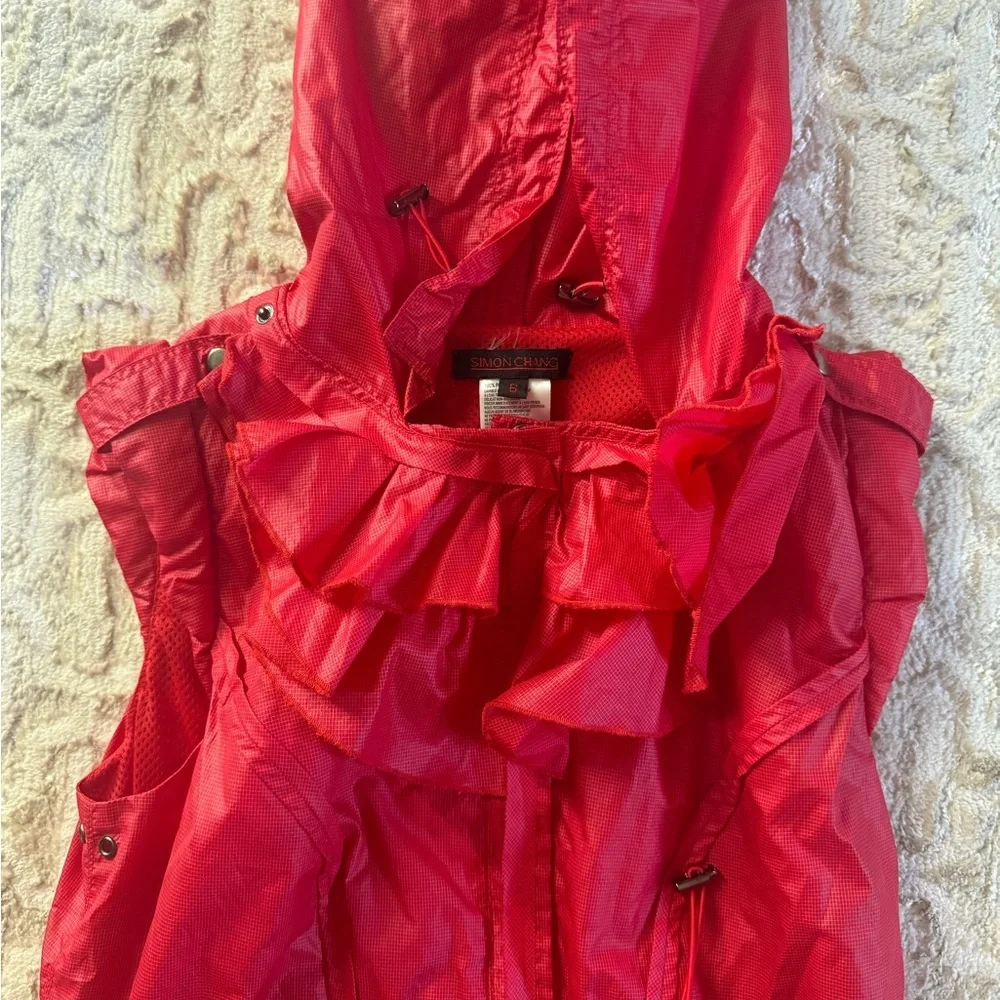 Simon Chang Red Hooded Vest with Ruffle Detail size 6 - Picture 4 of 7